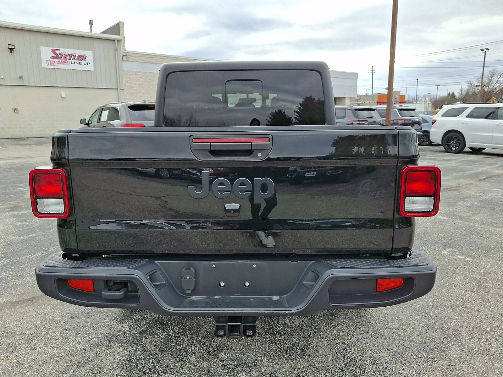 Used 2022 Jeep Gladiator Sport image 7