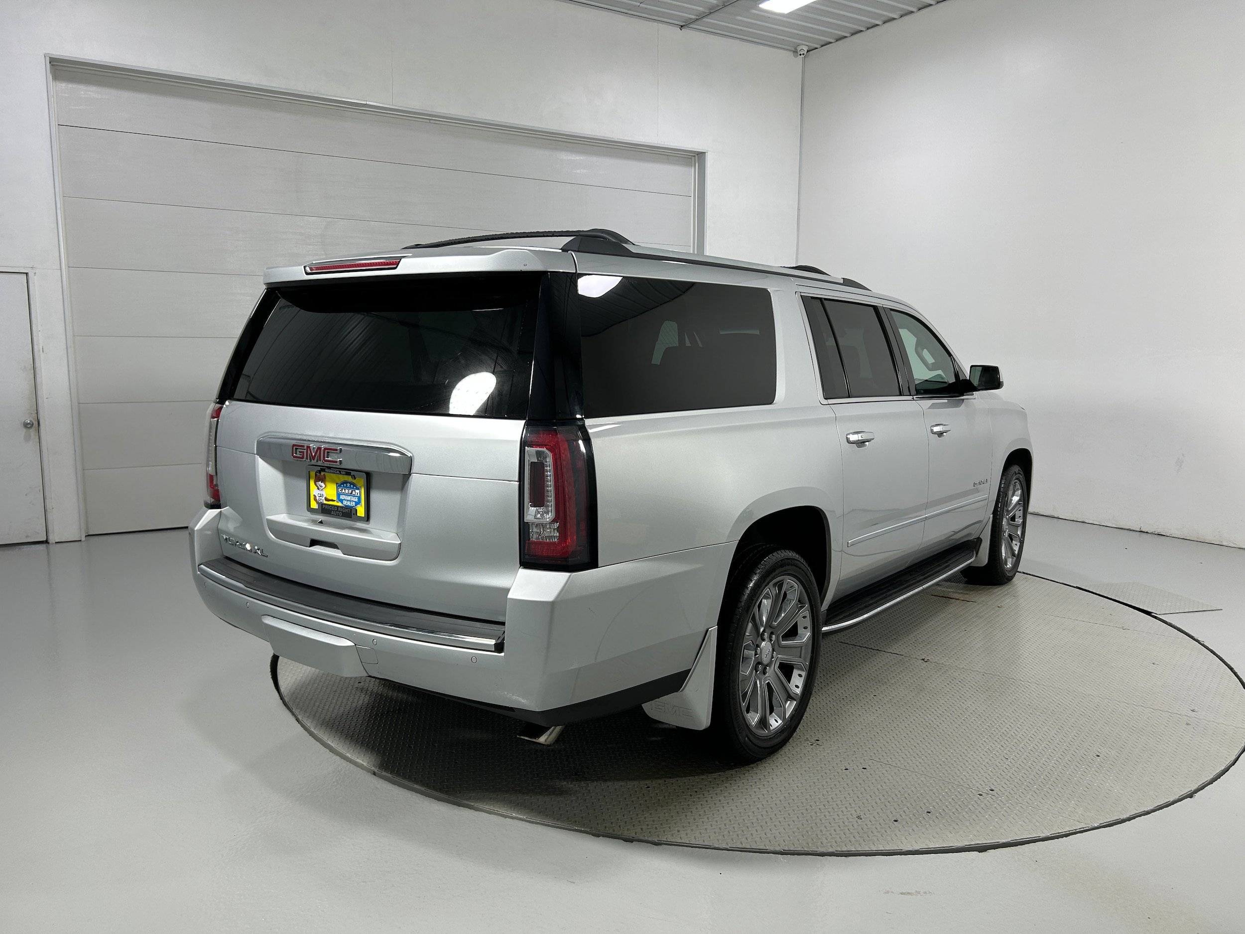 Used 2017 GMC Yukon XL Denali w/ Open Road Package AWD/4WD image 41