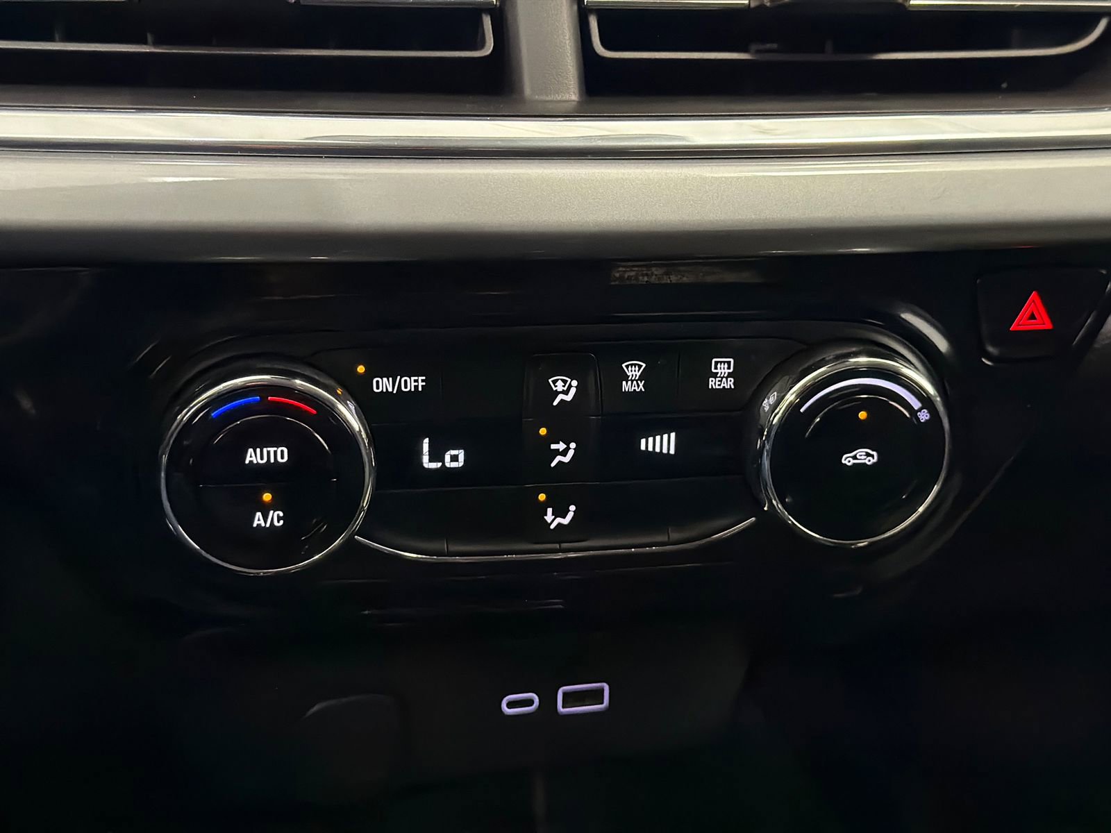 Used 2024 Chevrolet Trax LT image 25