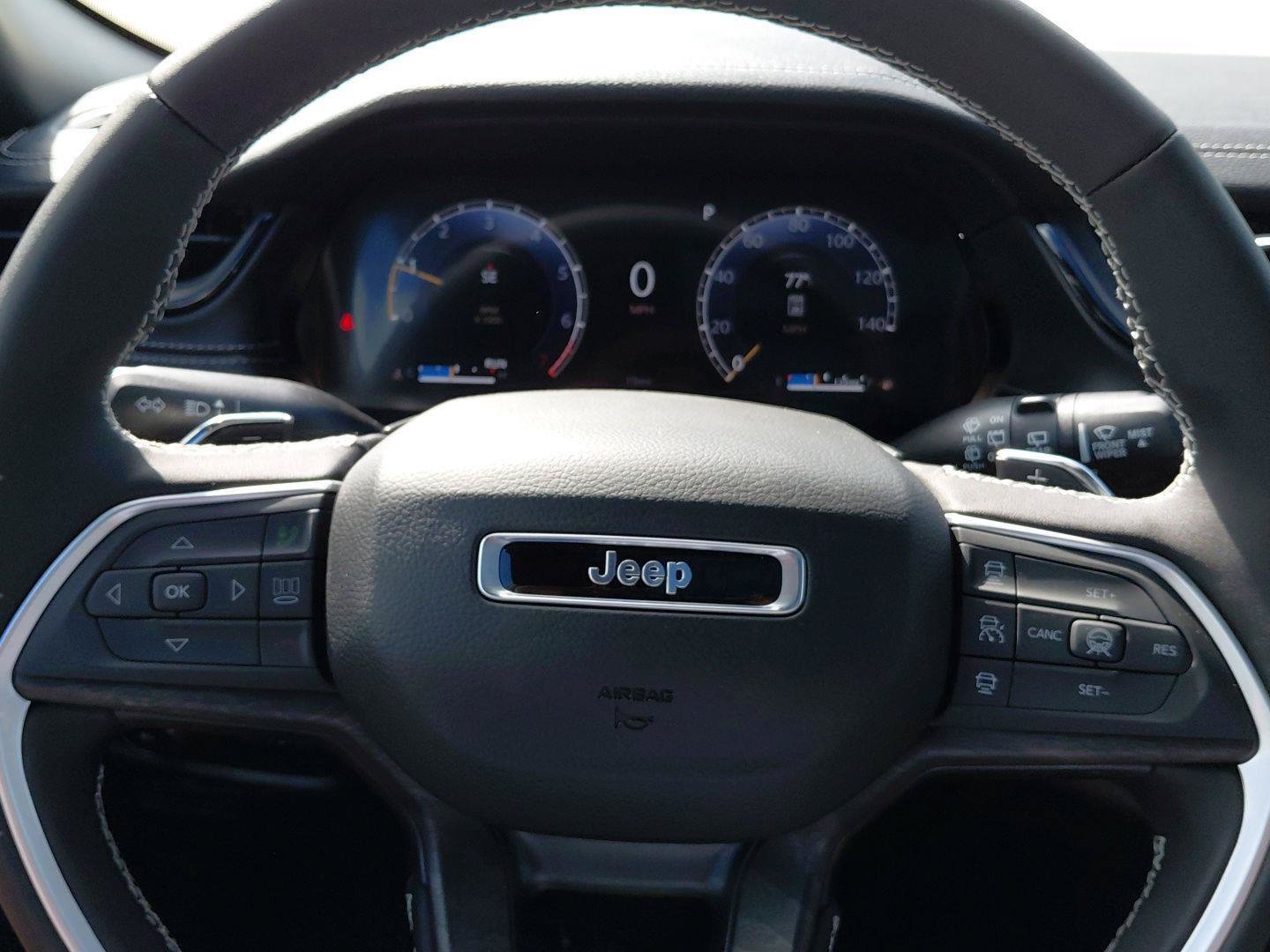 New 2026 Jeep Grand Cherokee Limited w/ Luxury Tech Group II AWD/4WD image 41