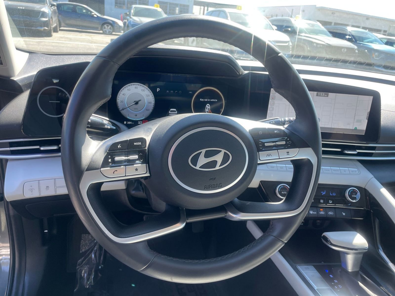 Used 2025 Hyundai Elantra Limited image 30