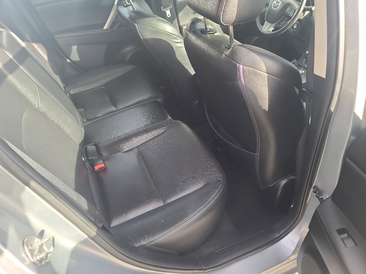 Used 2012 MAZDA MAZDA3 i Grand Touring image 12