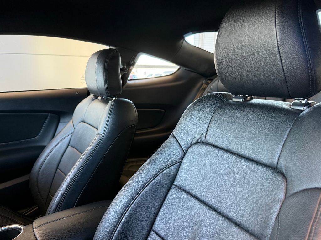 Used 2018 Ford Mustang Coupe image 16