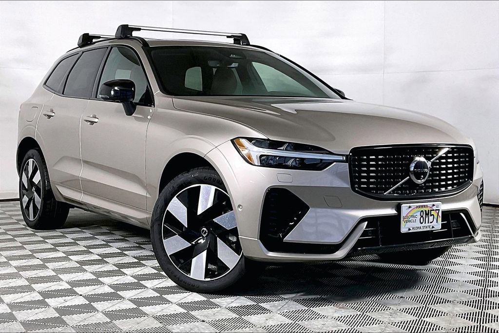 Used 2024 Volvo XC60 T8 Plus w/ Protection Package Premier image 12