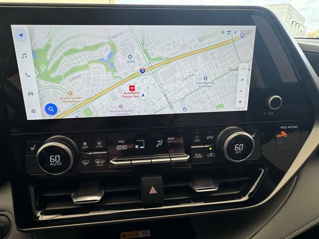 Used 2025 Toyota Highlander XLE image 14