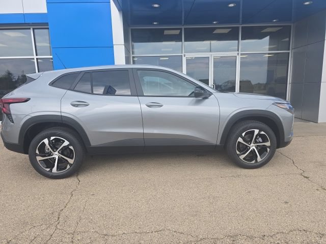 New 2026 Chevrolet Trax RS w/ Driver Confidence Package FWD image 4