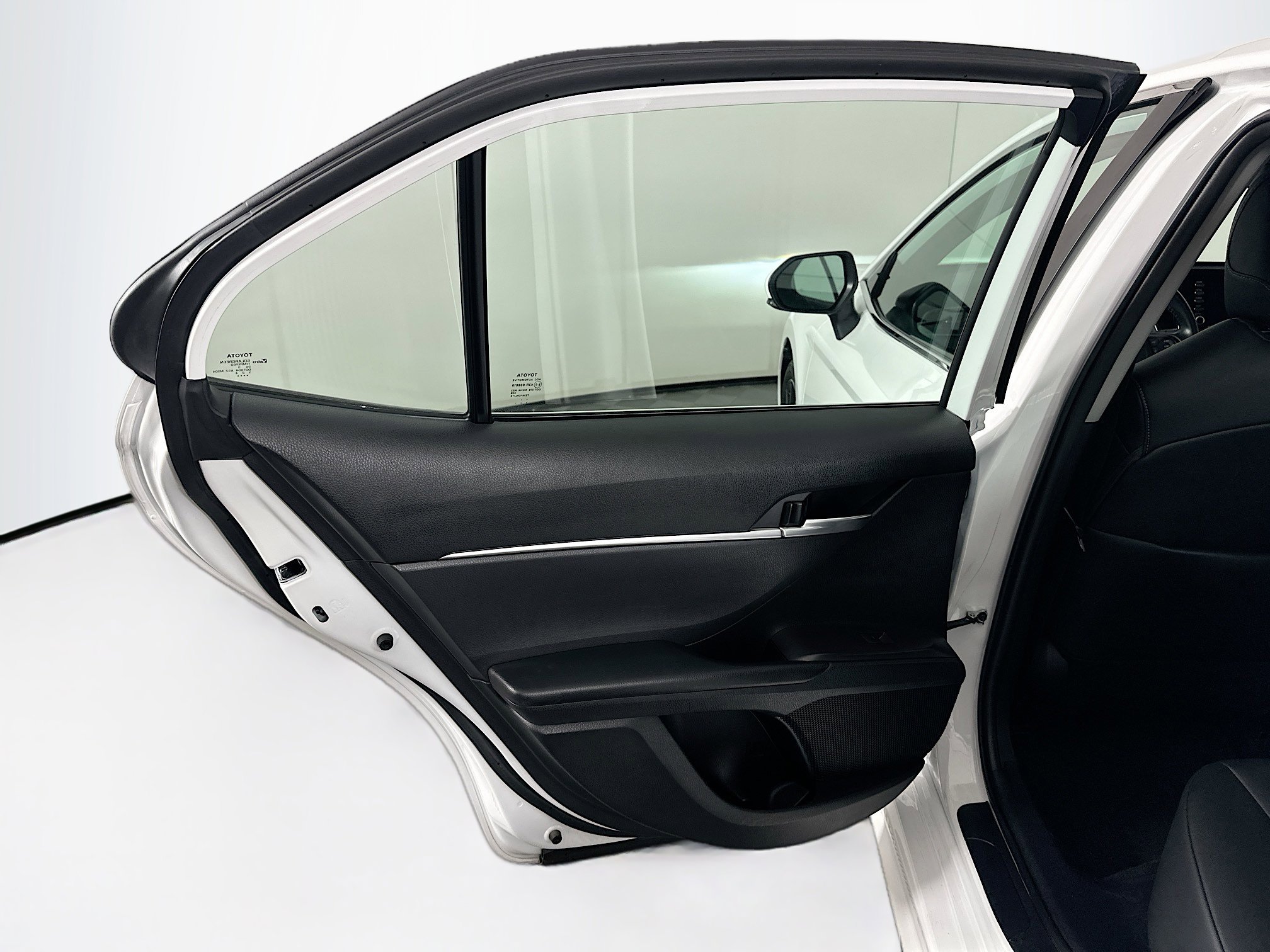 Used 2023 Toyota Camry SE image 25