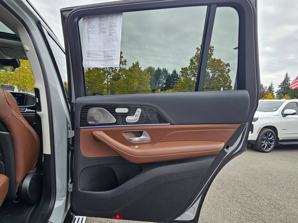 Used 2024 Mercedes-Benz GLS 580 4MATIC image 29