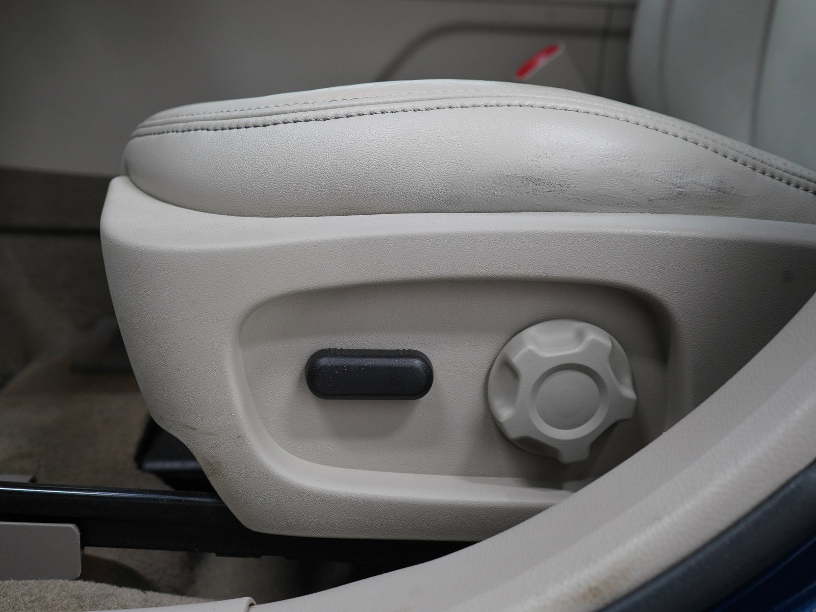 Used 2012 Ford Taurus SEL image 21