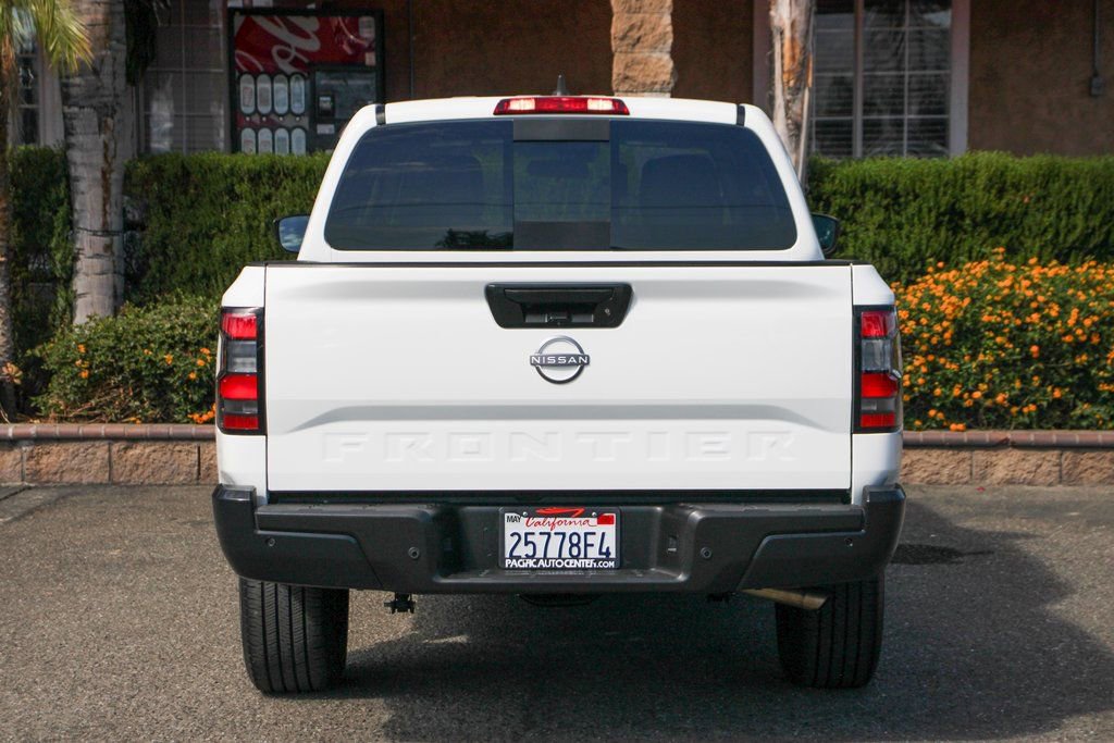 Used 2025 Nissan Frontier S w/ S Utility Package image 7