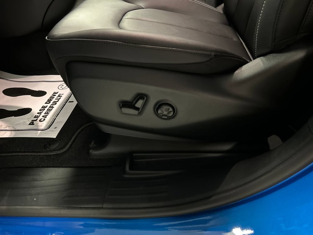New 2027 Chrysler Pacifica Select FWD image 11