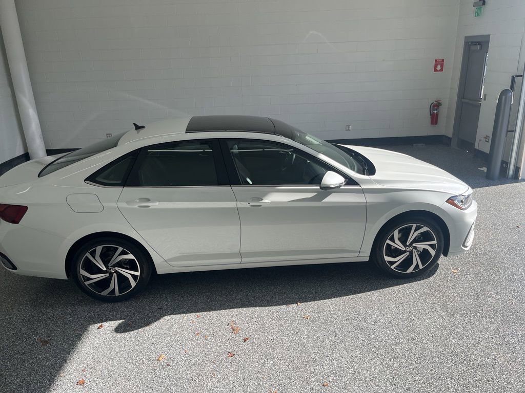 New 2026 Volkswagen Jetta SEL FWD image 6