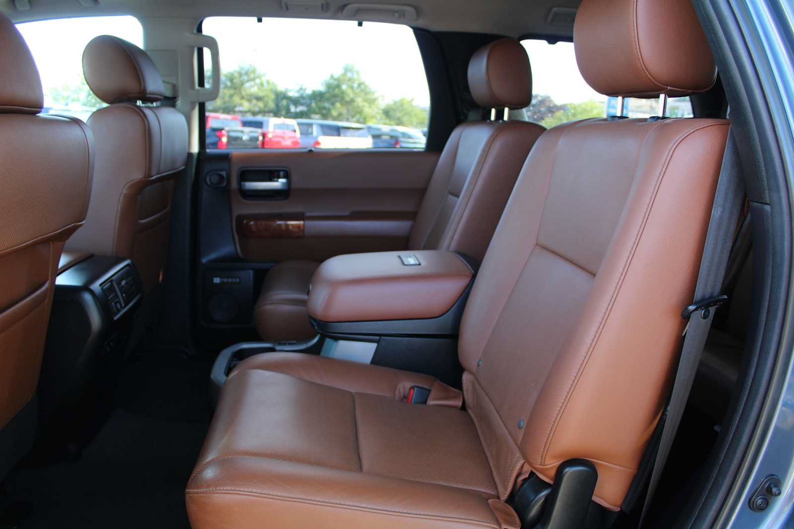 Used 2021 Toyota Sequoia Platinum AWD/4WD image 11