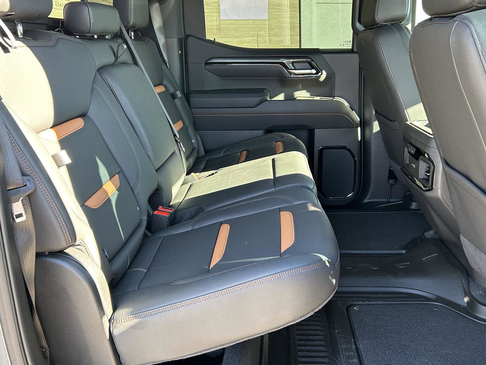 Used 2025 GMC Sierra 1500 AT4 w/ AT4 Premium Package image 17
