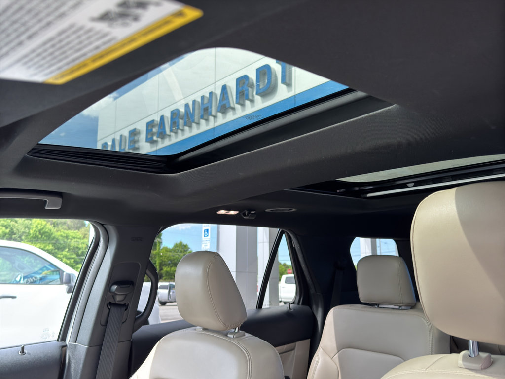 Used 2019 Ford Explorer XLT w/ Equipment Group 202A FWD image 15