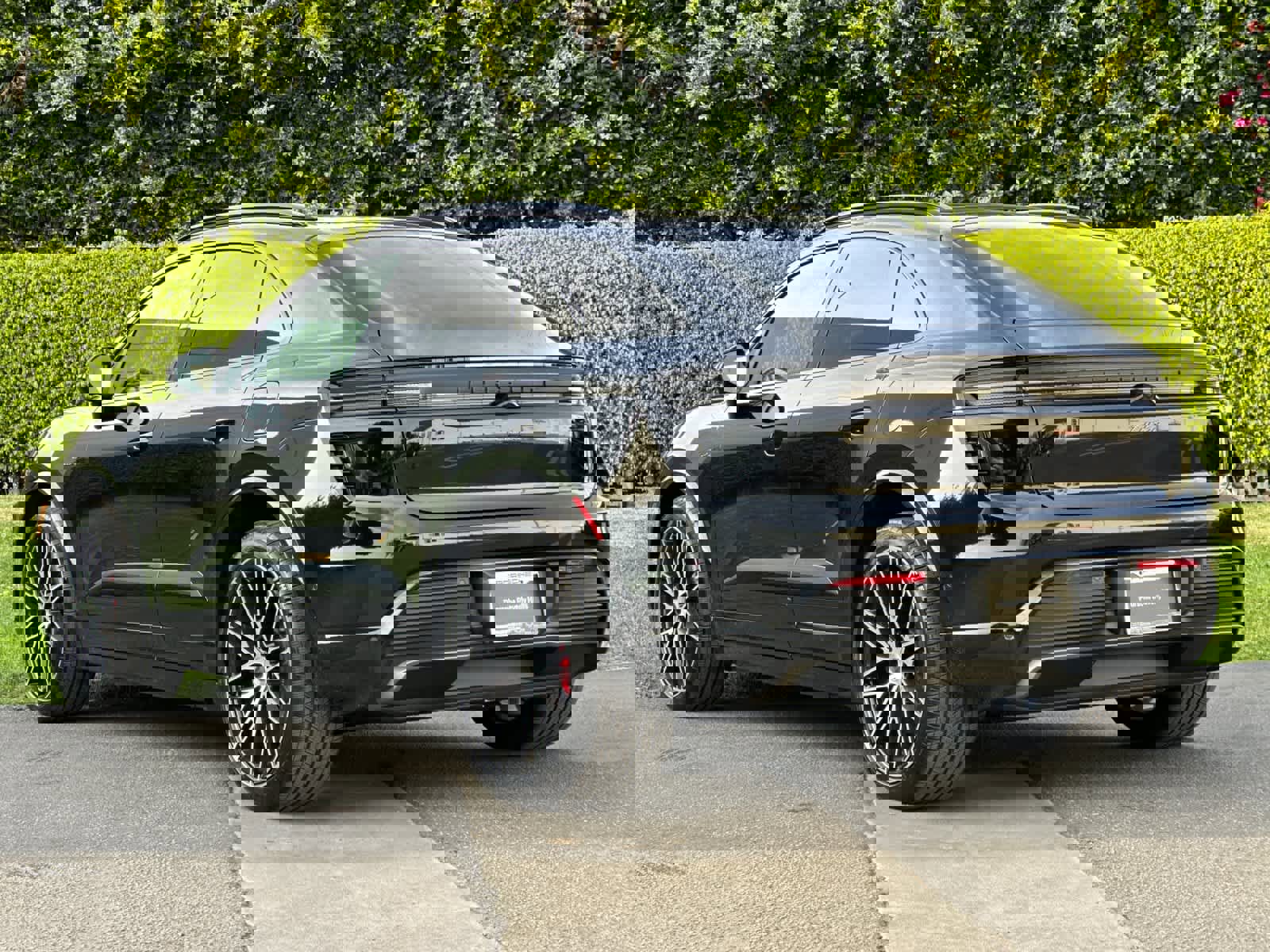 New 2025 Porsche Macan Turbo Electric image 3