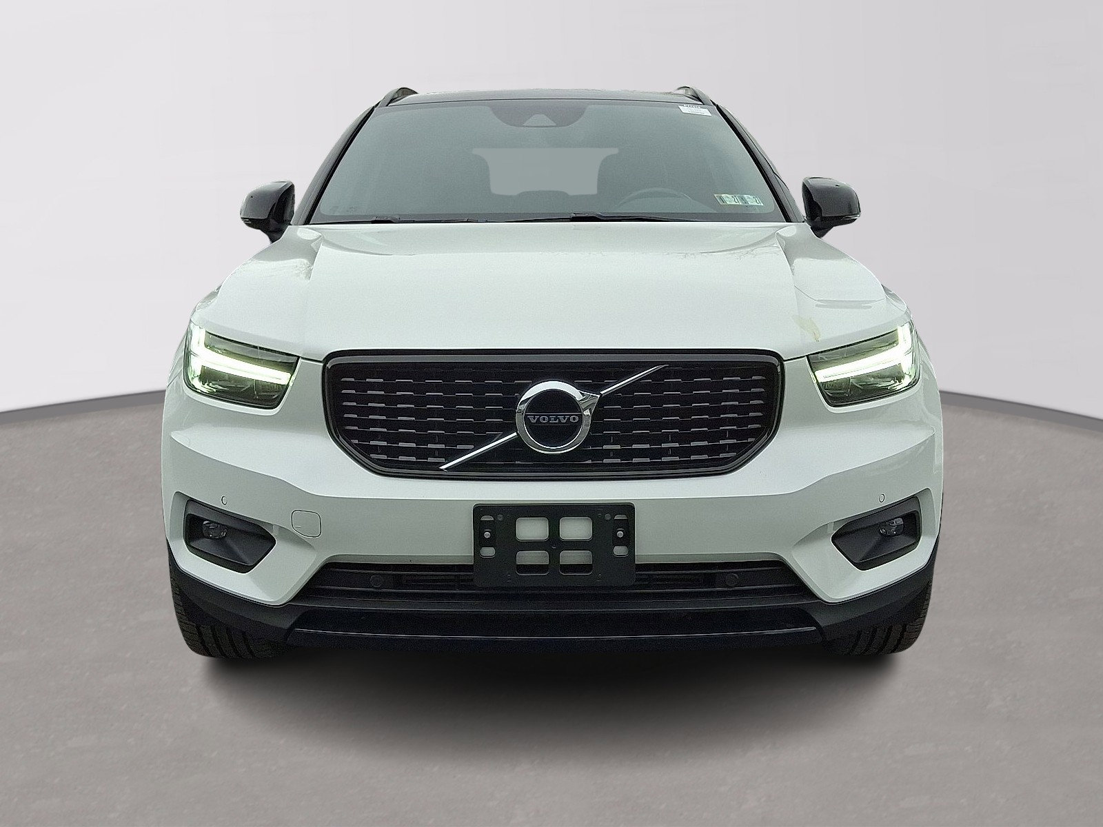 Used 2021 Volvo XC40 T5 R-Design w/ Climate Package image 2