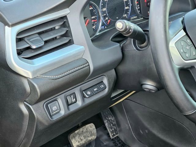 Used 2023 GMC Acadia SLT w/ Technology Package image 18