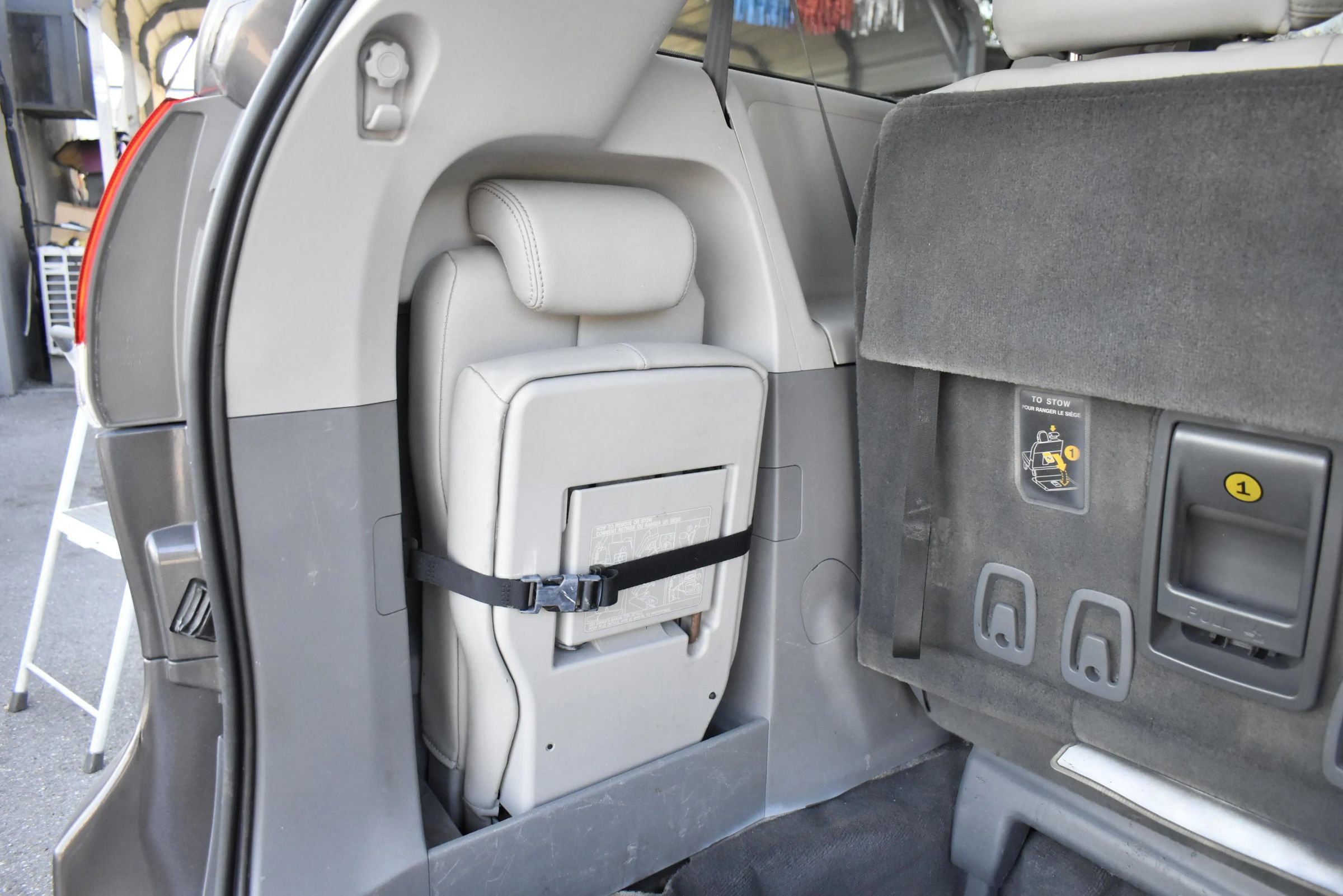 Used 2014 Toyota Sienna XLE image 36