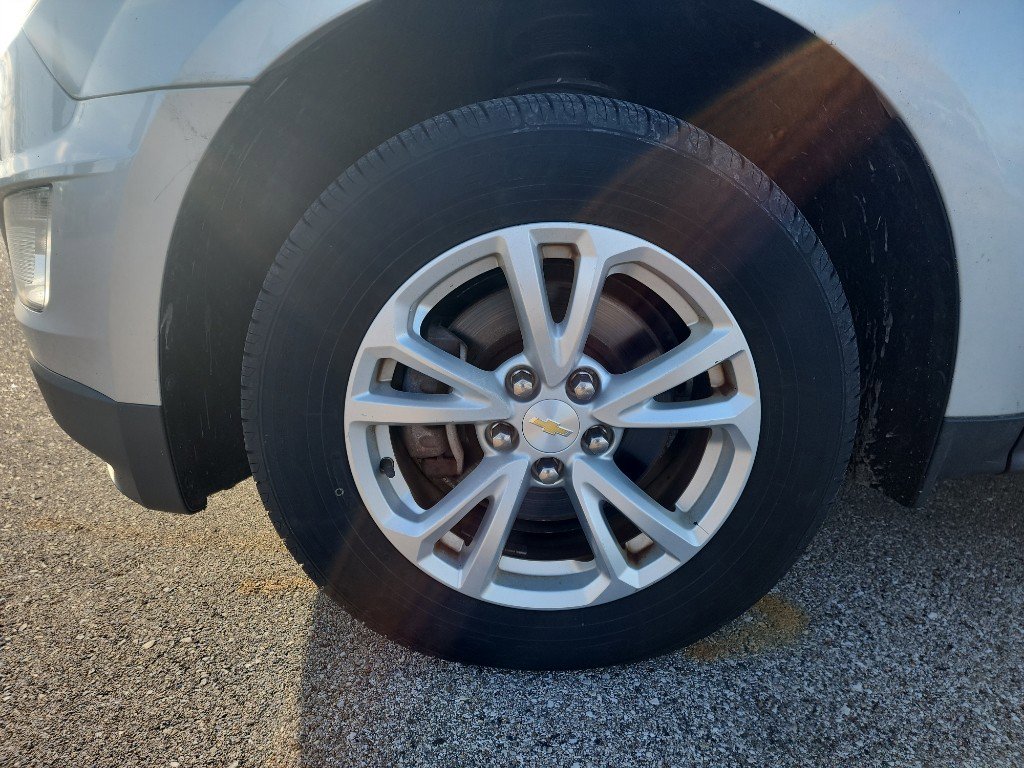 Used 2017 Chevrolet Equinox LT w/ Driver Confidence Package II image 10