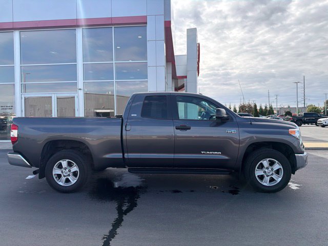 Certified 2016 Toyota Tundra SR5 w/ SR5 Upgrade Package AWD/4WD image 8
