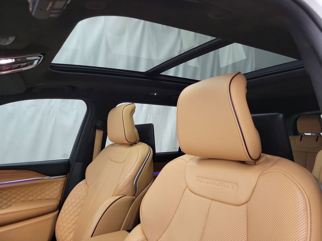 Used 2024 Jeep Grand Cherokee L Summit image 8