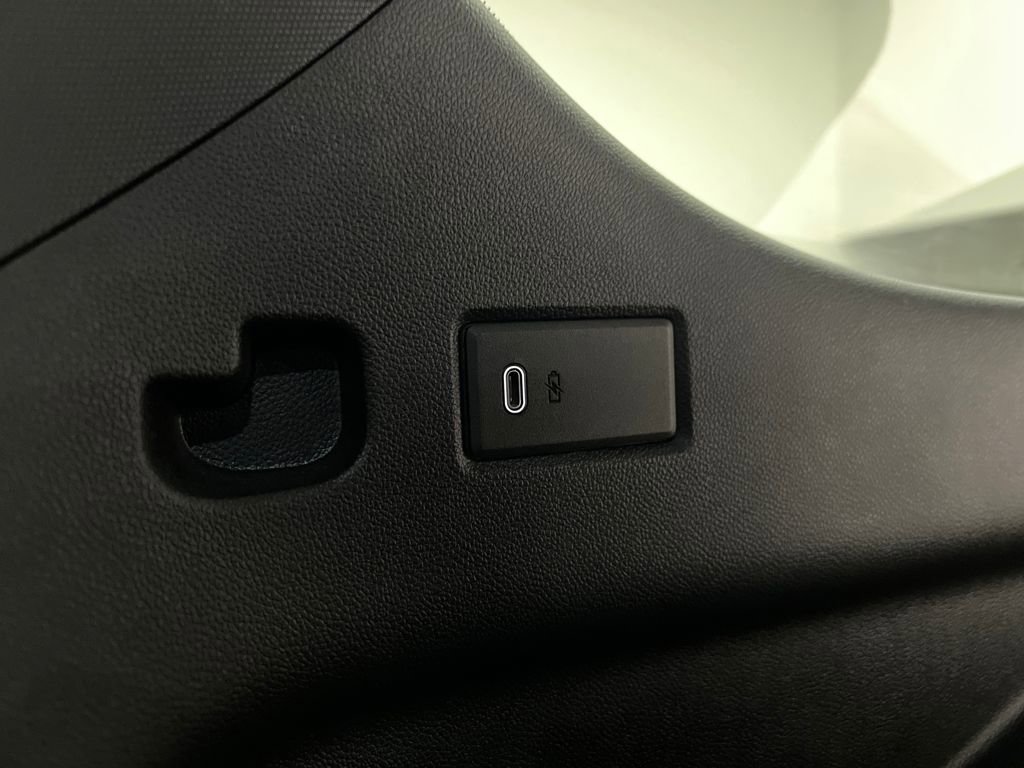 Used 2025 Chevrolet Tahoe LT image 30