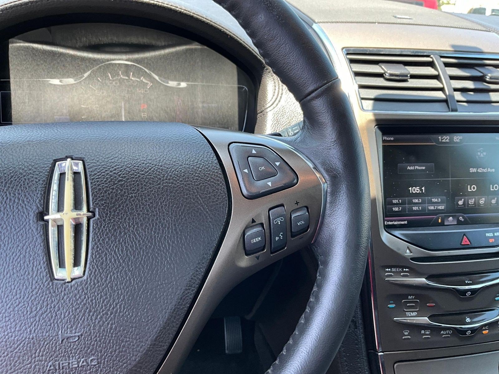 Used 2013 Lincoln MKX AWD image 11