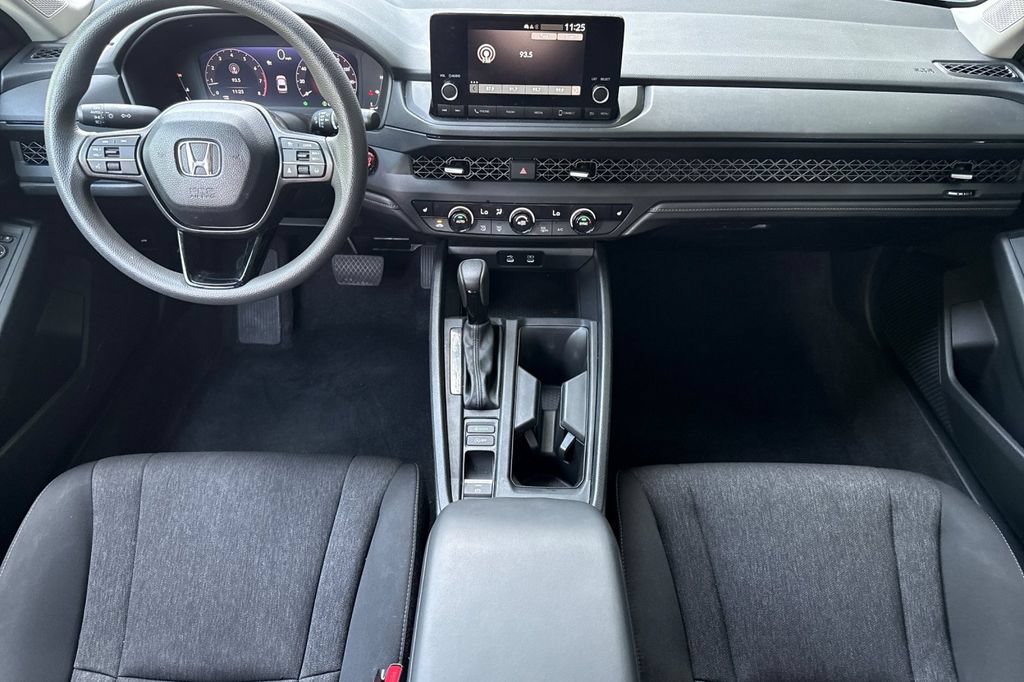 Certified 2025 Honda Accord SE image 9