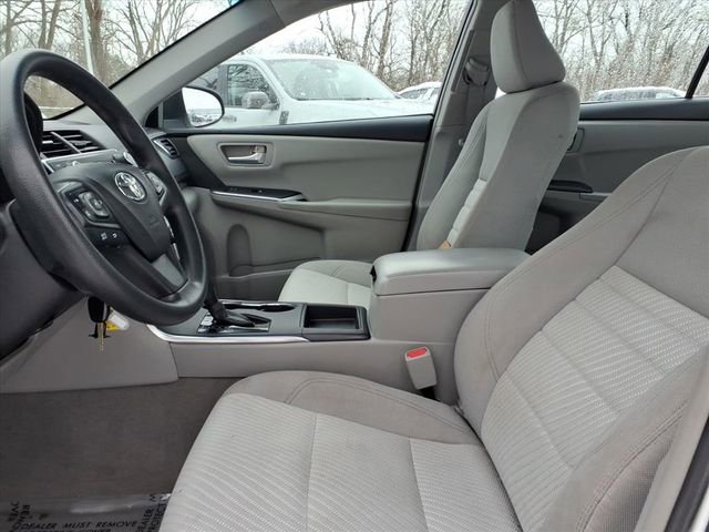 Used 2016 Toyota Camry LE FWD image 13