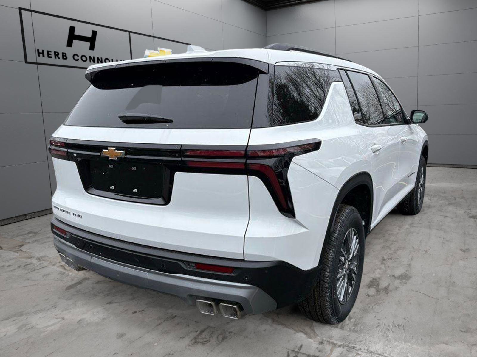 New 2026 Chevrolet Traverse LT w/ LPO, Floor Liner Package AWD/4WD image 6