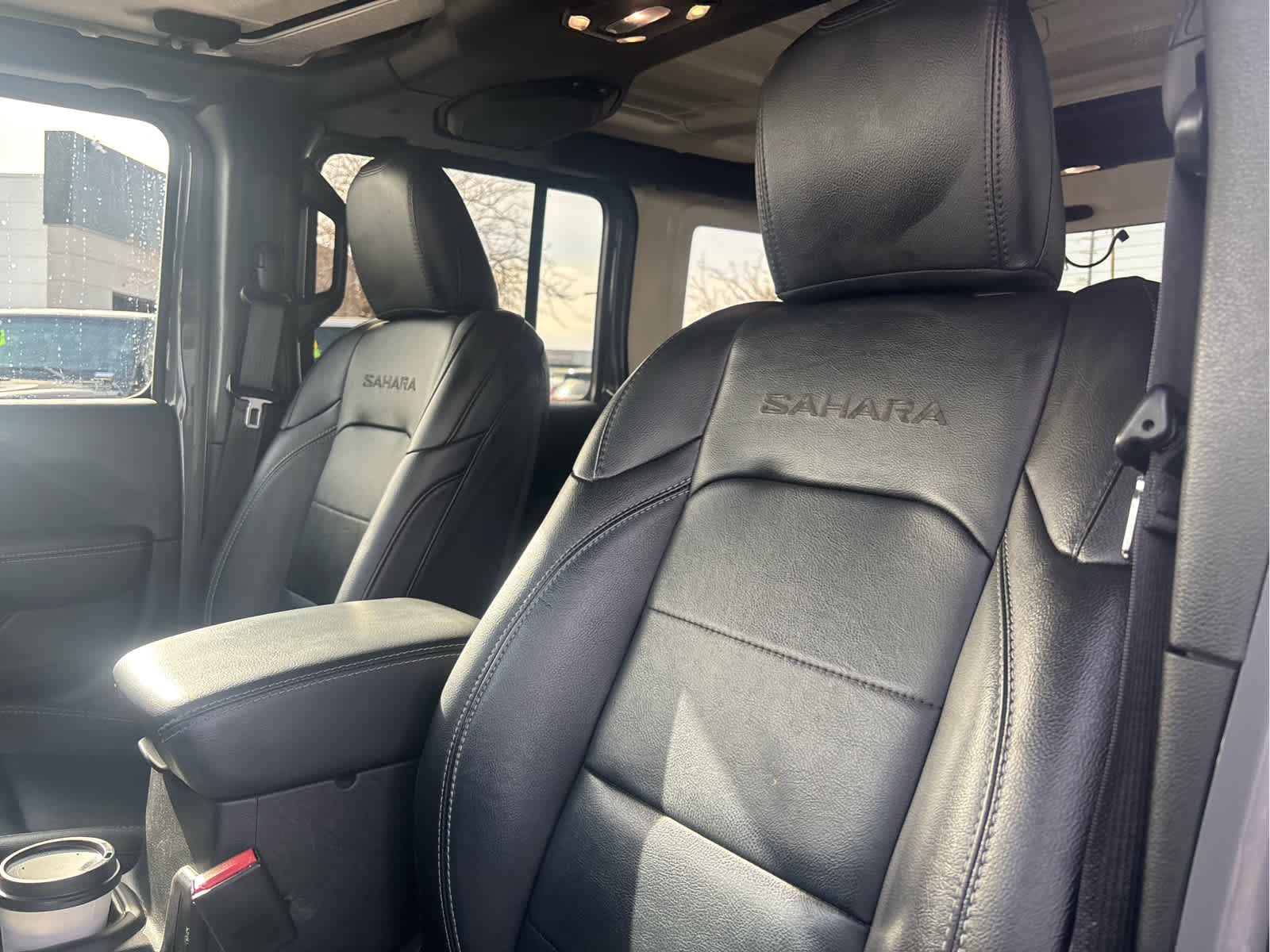 Used 2023 Jeep Wrangler Sahara image 10