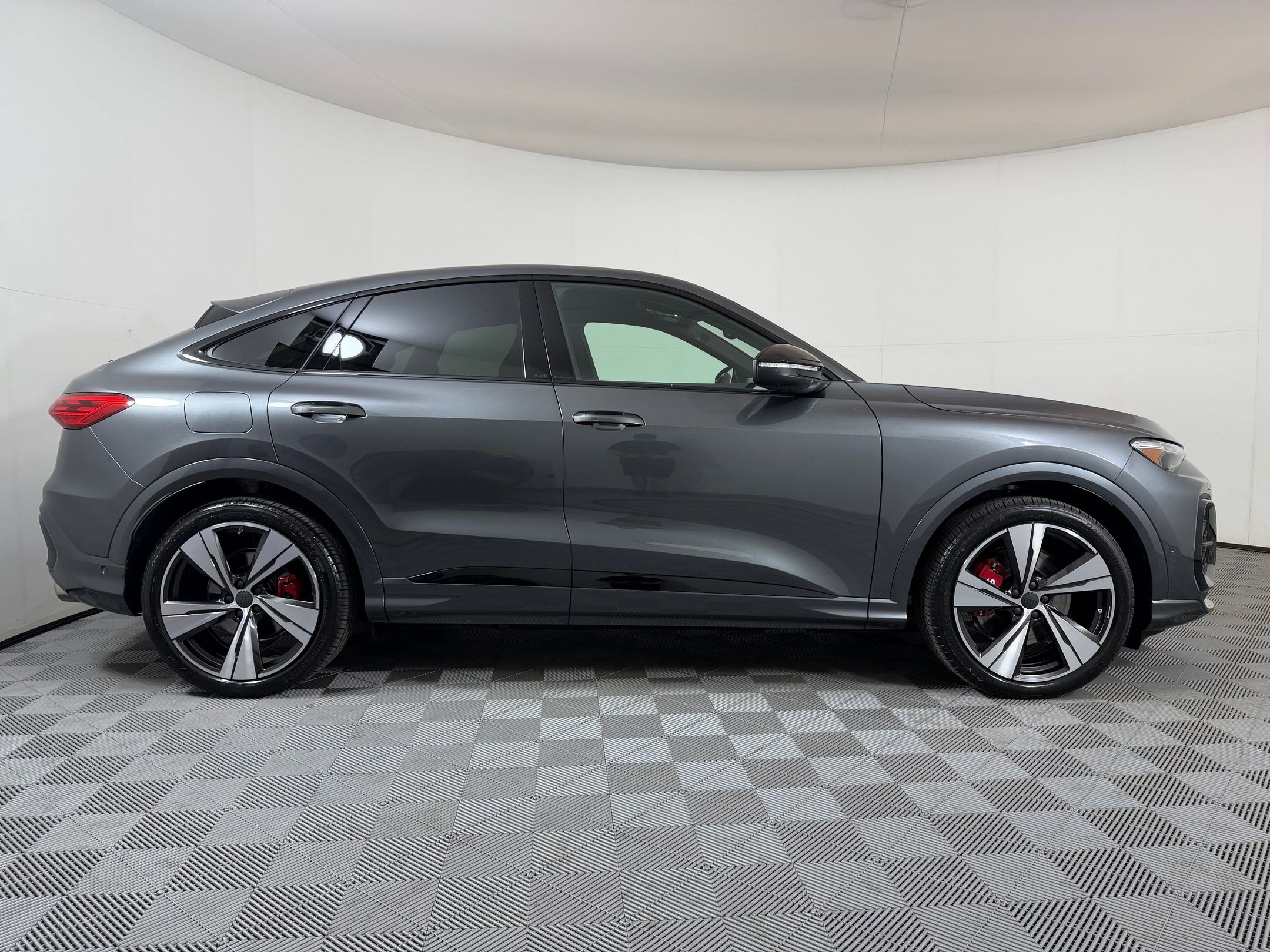 New 2026 Audi SQ5 Premium Plus AWD/4WD image 8