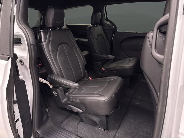 New 2026 Chrysler Pacifica Select image 30