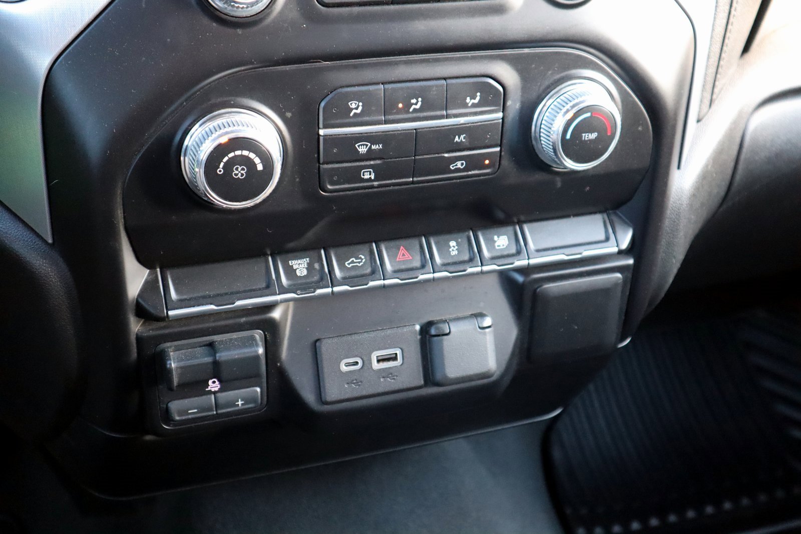 Used 2023 GMC Sierra 2500 SLE image 28