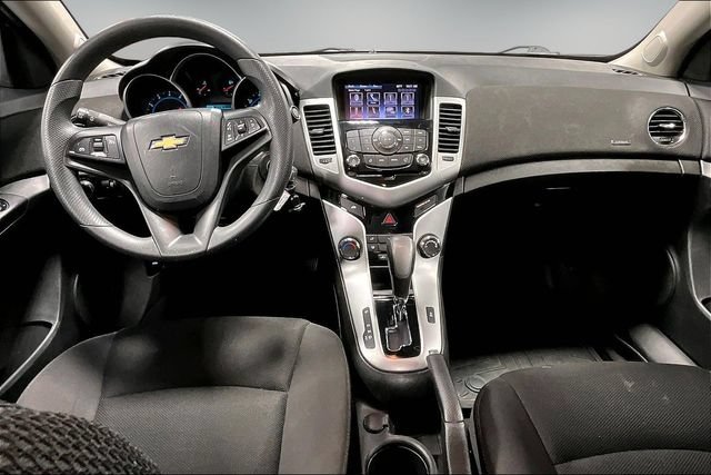 Used 2015 Chevrolet Cruze LT FWD image 8