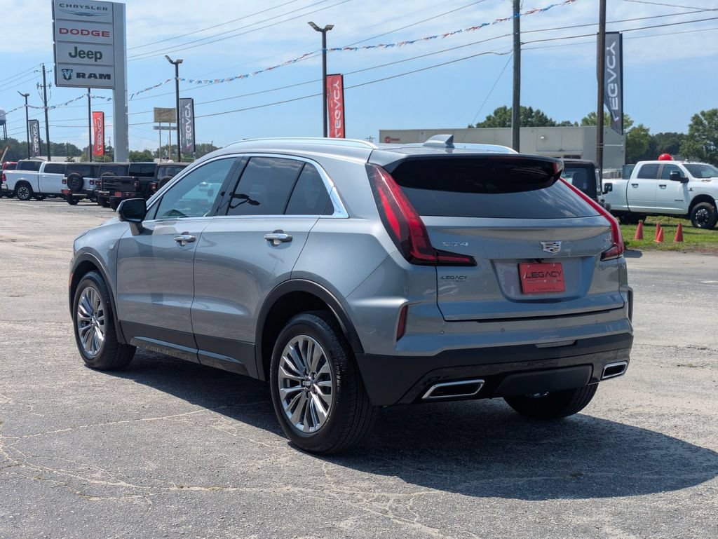 Used 2025 Cadillac XT4 Premium Luxury FWD image 5