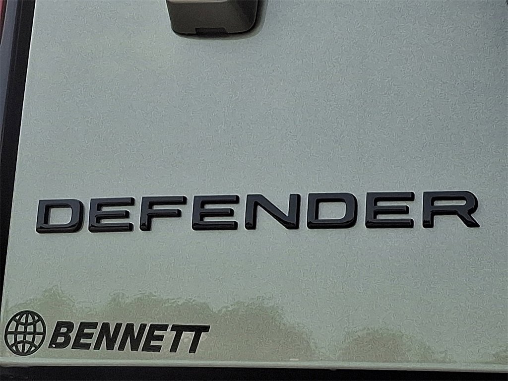 New 2025 Land Rover Defender 110 S image 23