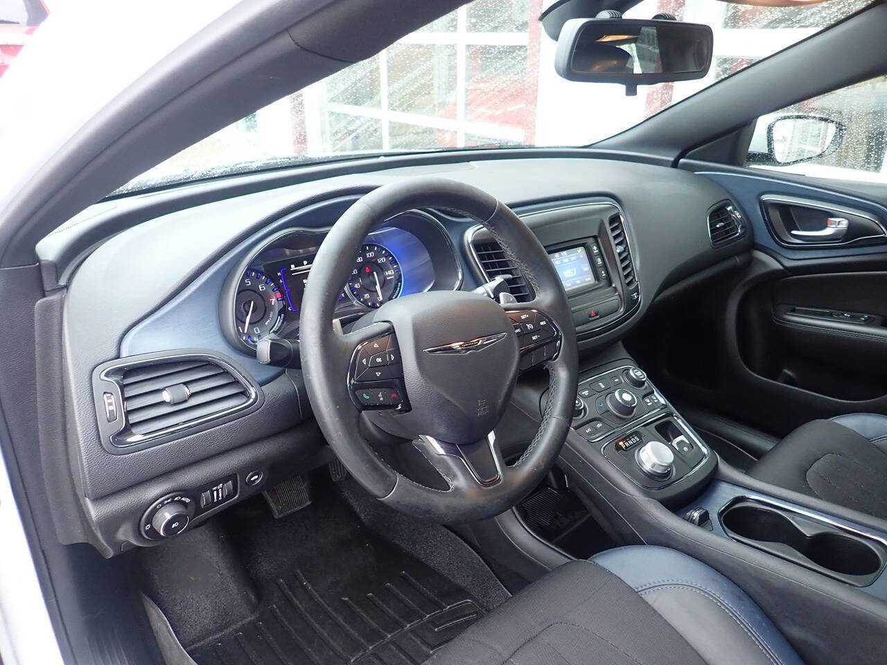 Used 2015 Chrysler 200 S image 8