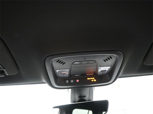 Used 2023 Chevrolet Traverse LT w/ LT Premium Package image 12