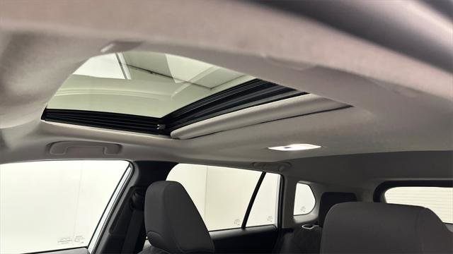 Certified 2022 Toyota Corolla Cross LE image 18