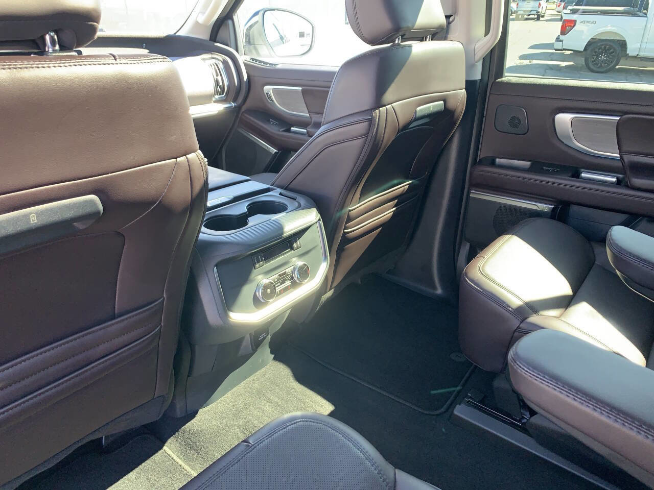 Used 2025 Ford Expedition Platinum w/ Platinum Ultimate Package image 21