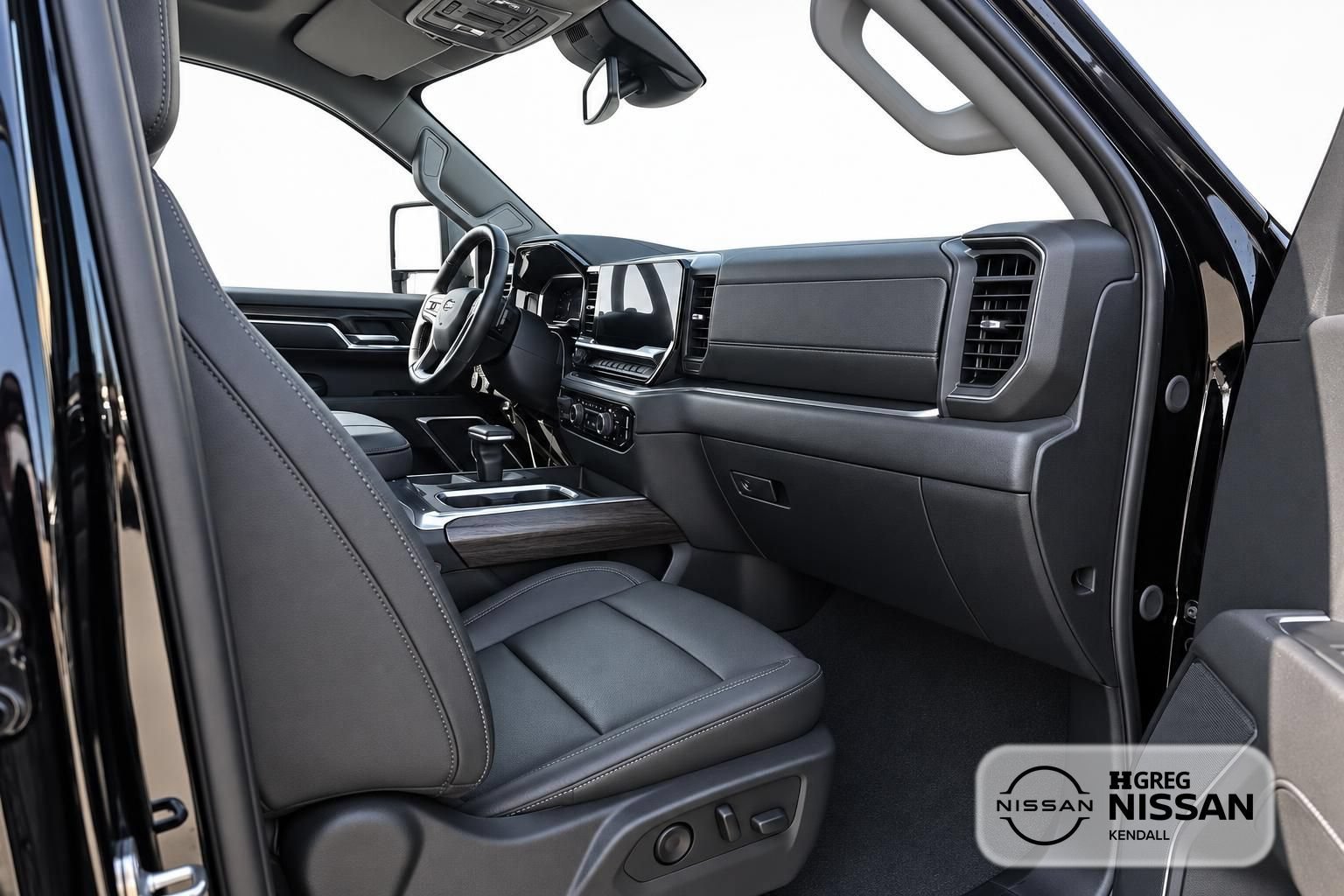 Used 2024 Chevrolet Silverado 1500 LTZ AWD/4WD image 7