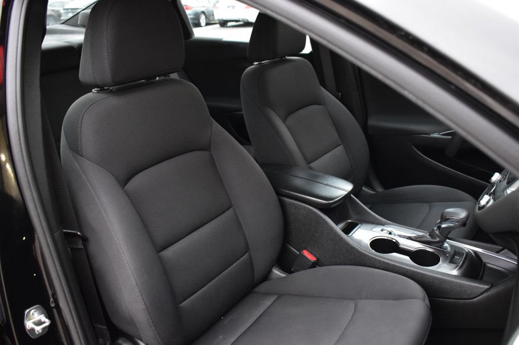 Used 2022 Chevrolet Malibu LT FWD image 18