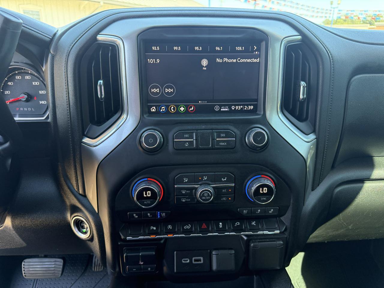 Used 2020 Chevrolet Silverado 1500 LTZ w/ LTZ Plus Package AWD/4WD image 12