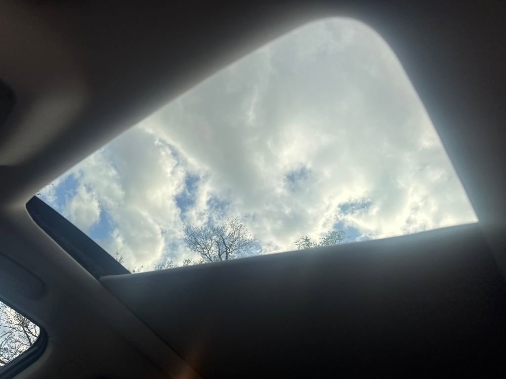 Used 2022 Nissan Pathfinder Platinum w/ Cargo Package image 19