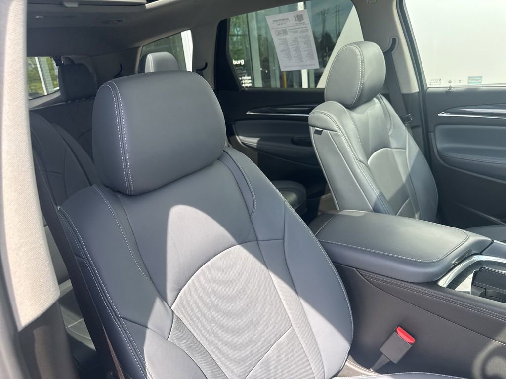 Used 2021 Buick Enclave Essence w/ Sound and Sites Package AWD/4WD image 41