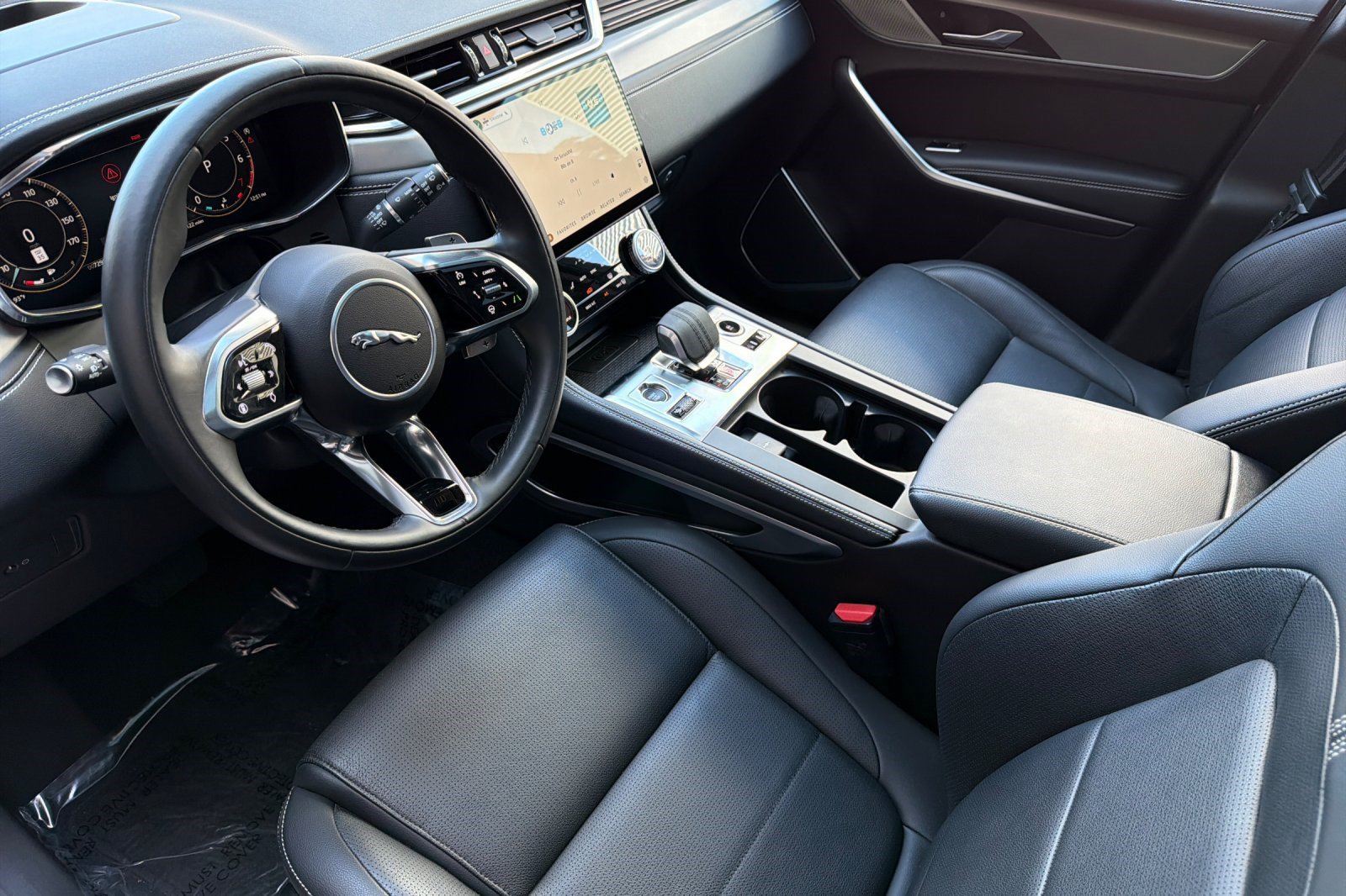 Used 2026 Jaguar F-PACE R-Dynamic S AWD/4WD image 4
