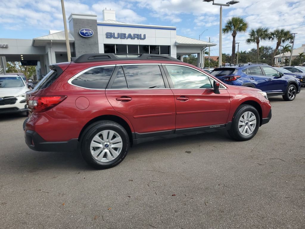 Used 2019 Subaru Outback 2.5i Premium image 6