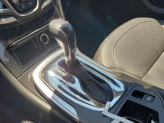 Used 2017 Buick Regal Sport Touring FWD image 35